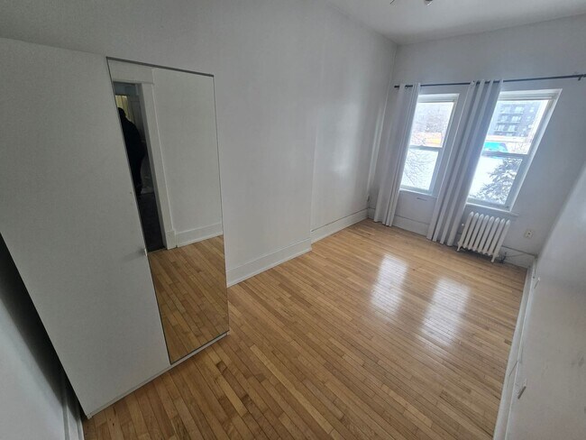 Photo du bâtiment - 501 McMillan Ave