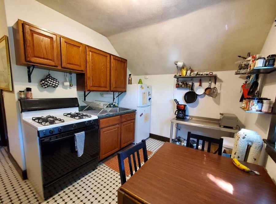 Foto principal - 112 Allston St