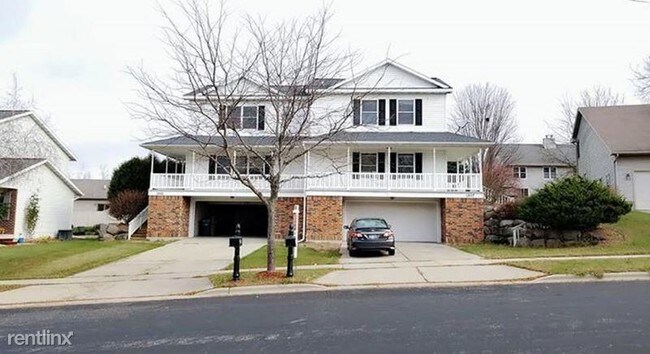 Building Photo - 3 br, 1.5 bath Townhome - 1505 Langley Ln