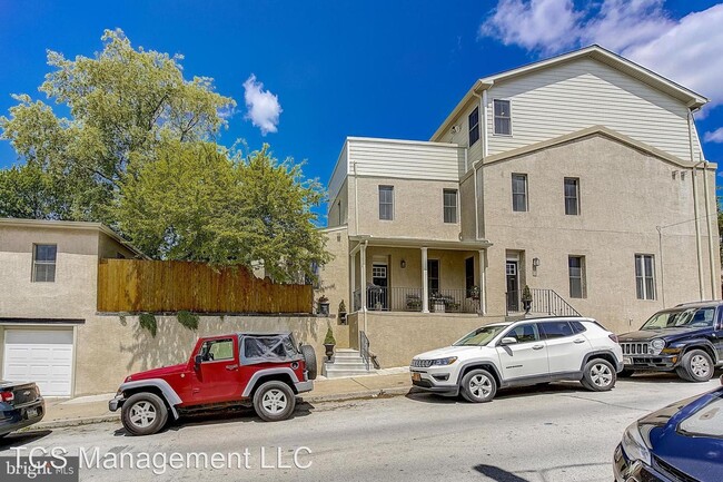 Foto del edificio - 5 br, 4.5 bath House - 4136 Manayunk Avenue,