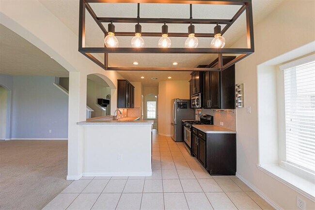 Foto del edificio - 140 Avery Springs Ln