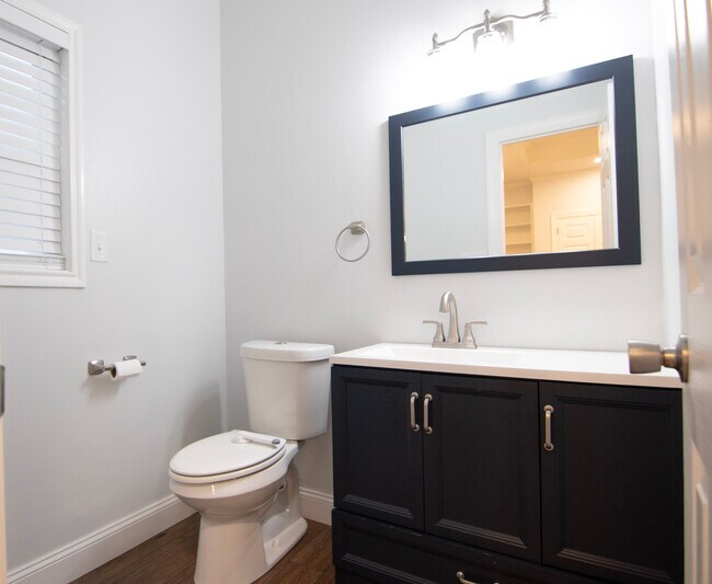 Building Photo - 4755 Monticello Dr