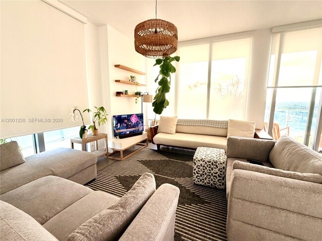 Foto del edificio - 3470 E Coast Ave