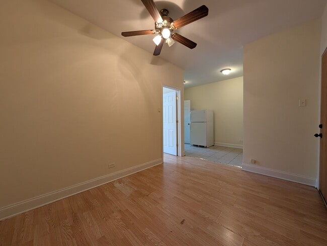 Building Photo - 4851 N Damen Ave