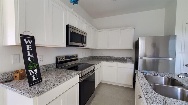 Foto del edificio - 2685 Buttercup Ave