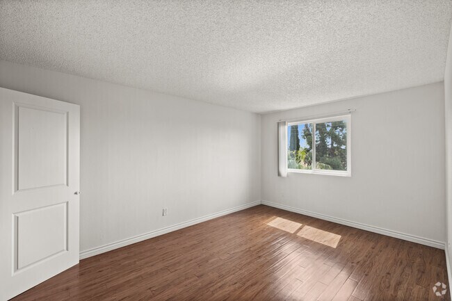 2 habitaciones, 2 baños - 988 pies cuadrados - Dormitorio principal - Casa Granada