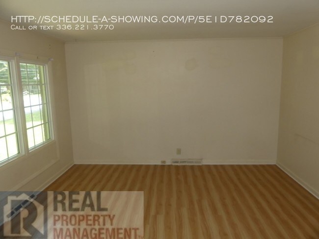 Foto del edificio - 2803 Emerson Rd