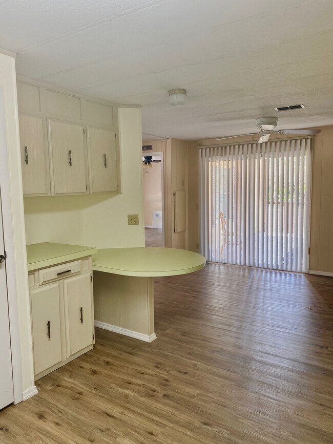 Foto del edificio - 33601 Summit Ave