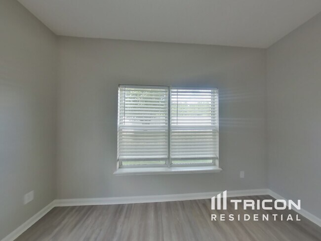Foto del edificio - 96313 Piedmont Dr