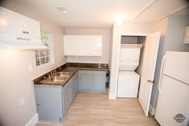 Foto del edificio - 2485 Harvard Ave