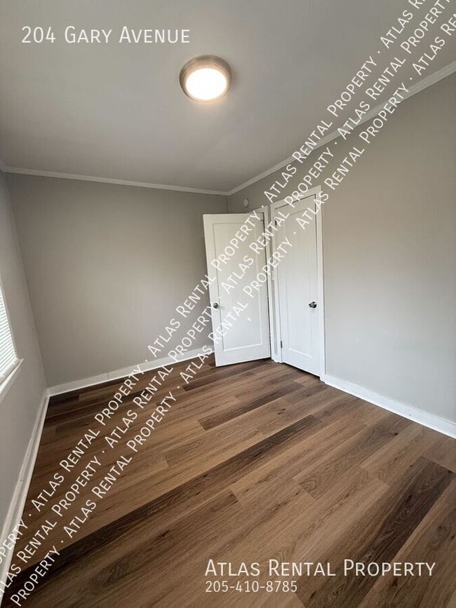 Building Photo - 204 Gary St