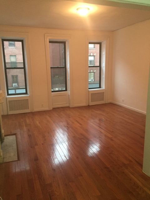 Primary Photo - 1109 Lexington Ave