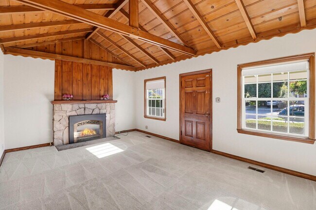 Foto del edificio - 740 Laurel Ave