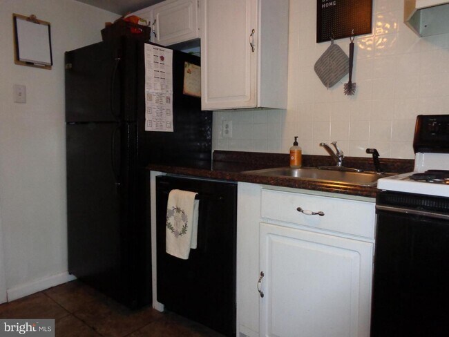 Building Photo - 13 Rancocas Ave