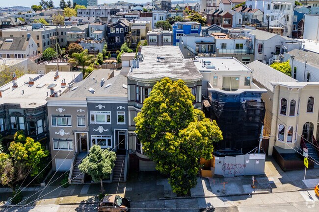 Foto del edificio - 647-651 Fell St