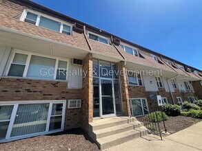 Building Photo - 314 N Warwick Ave