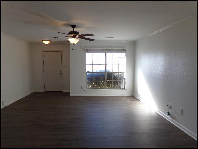 Foto del edificio - 9800 Herndon Rd