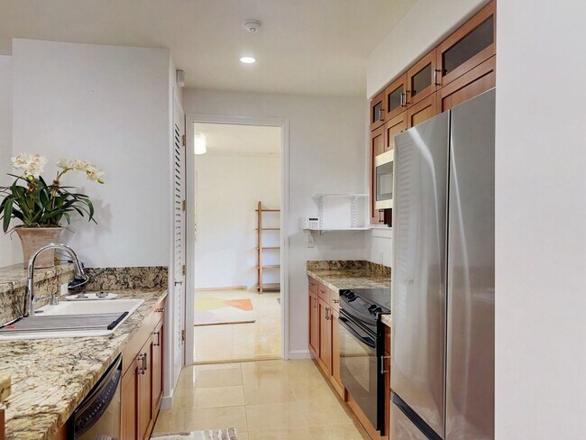 Photo - 2-Bedroom Executive Duplex in Serene Manoa... House