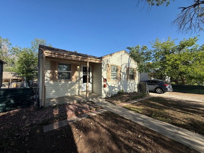 Building Photo - Cozy & Stylish Home Near Anschutz
