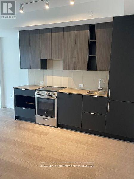 Photo du bâtiment - 3883-3883 Quartz Rd