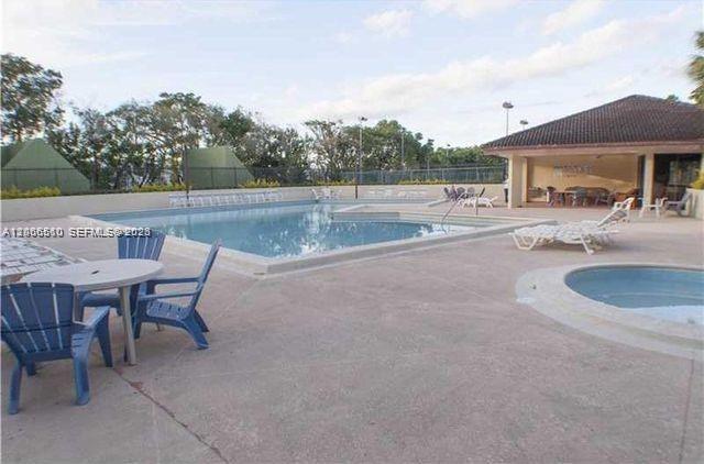 Building Photo - 8830 SW 123rd Ct