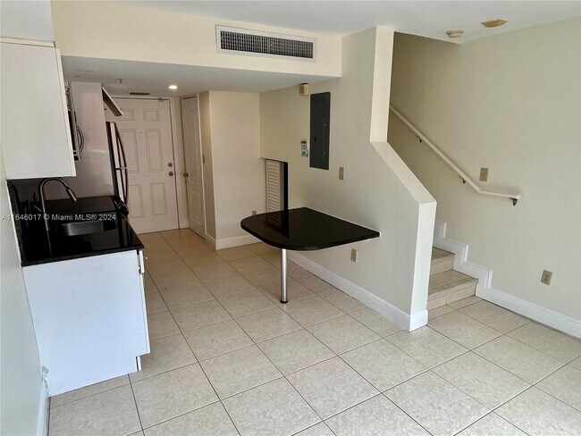 Foto del edificio - 450 SW 3rd St