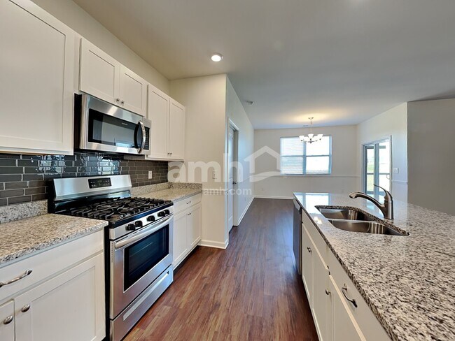 Foto del edificio - 304 Tessa Grace Wy