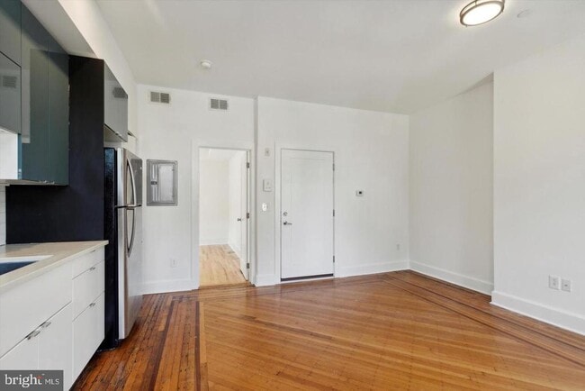 Foto del edificio - 4815 Chester Ave