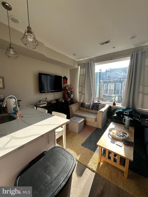 Foto del edificio - 1210 N Taylor St