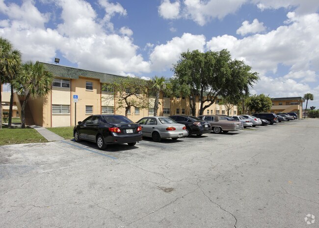 Foto del edificio - Miami Gardens Apartments