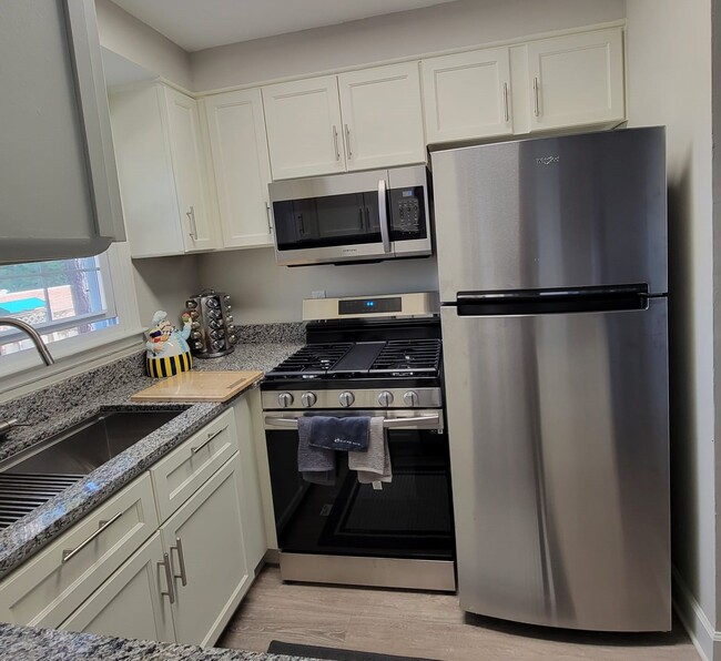 Kitchen - 141 Jones Franklin Rd