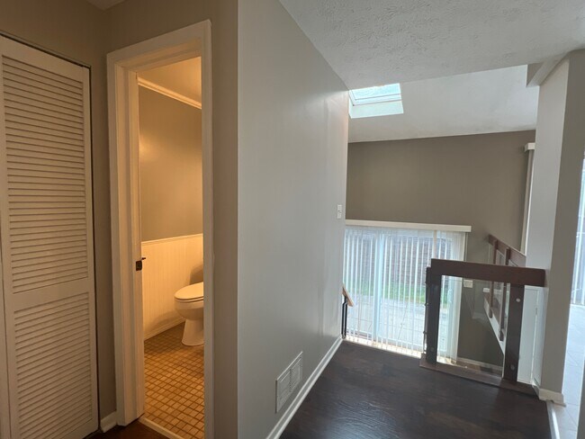 Foto del edificio - 2748 Hunters Point Dr