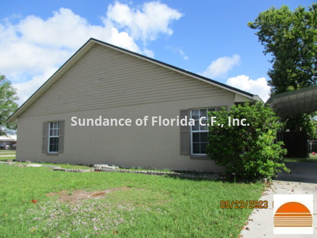 Building Photo - Duplex    Osceola County