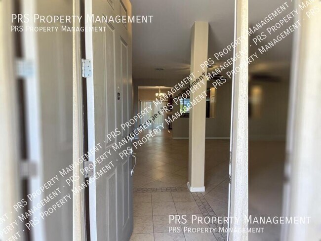 Building Photo - 3120 E Patrick St
