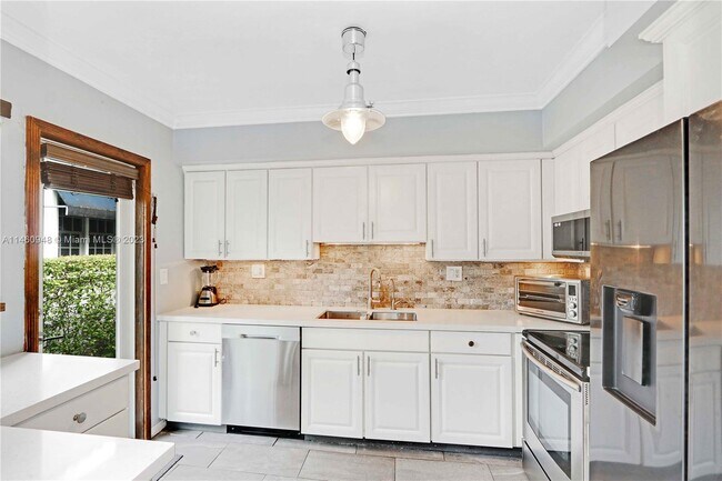 Building Photo - 221 Camilo Ave