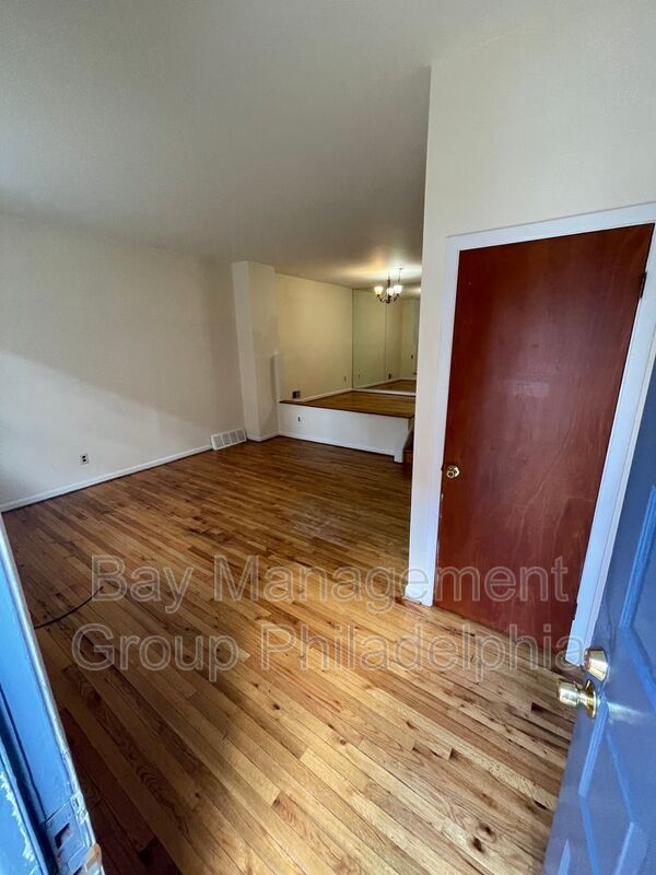 Building Photo - 1111 Bainbridge St