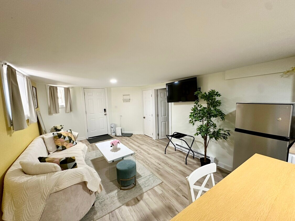 Foto principal - 6337 S Saint Lawrence Ave