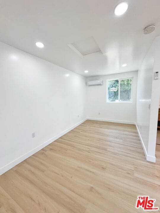Foto del edificio - 8111 Osage Ave
