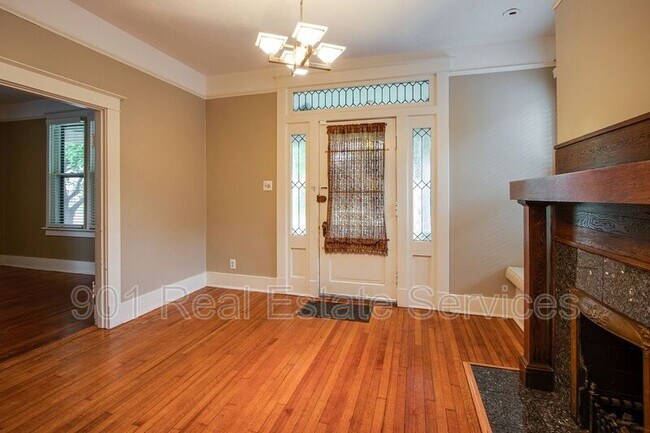 Foto del edificio - 1552 Forest Ave