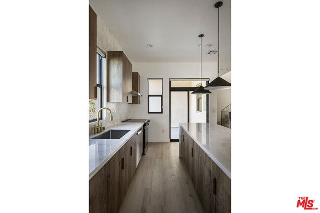 Foto del edificio - 2651 Vineyard Ave