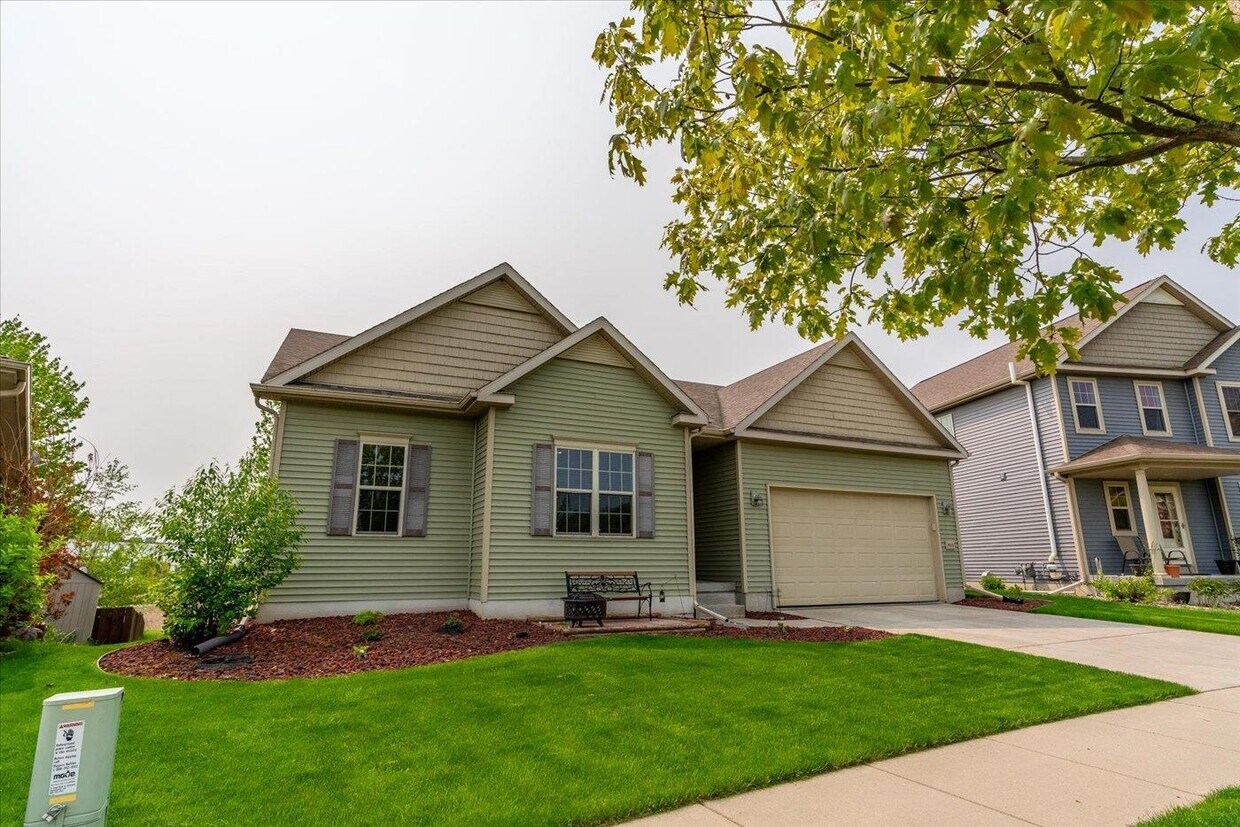 8933 Sunstone Ln, Middleton, WI 53562 House Rental in Middleton, WI