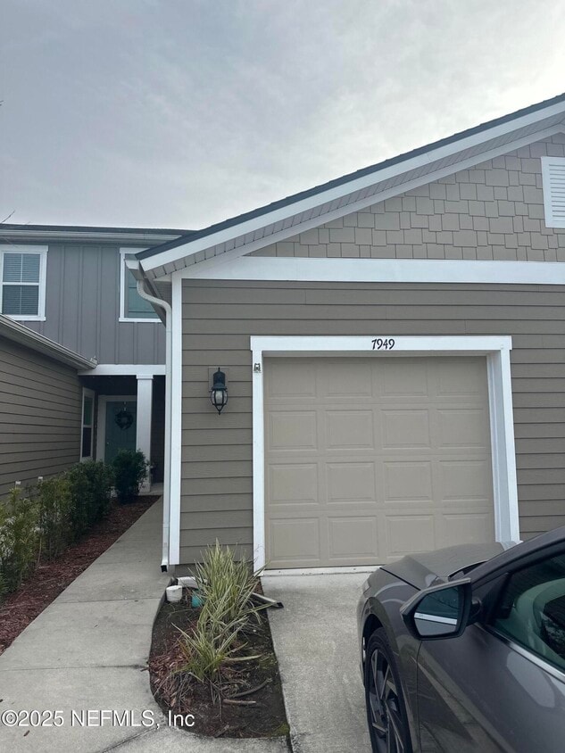 Building Photo - 7947 Echo Springs Rd