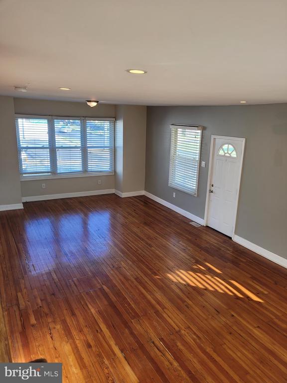 Foto del edificio - 711 Bridgeboro St