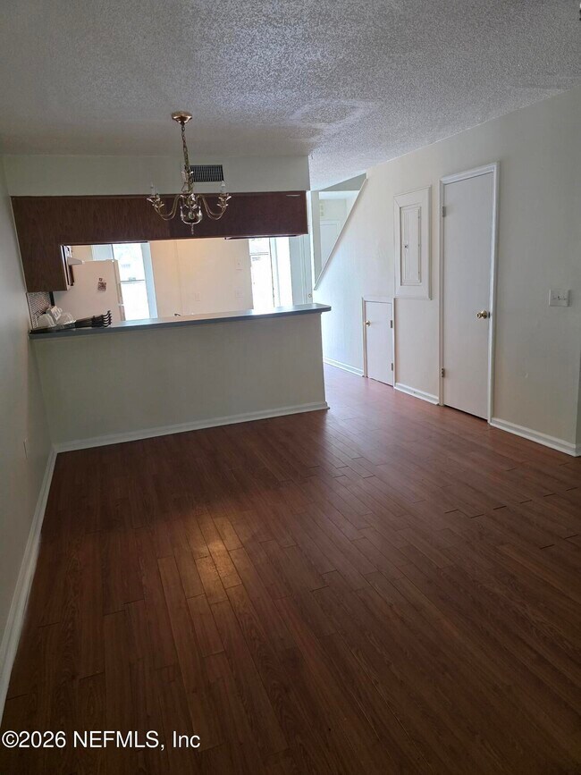 Foto del edificio - 4641 Barnes Rd S