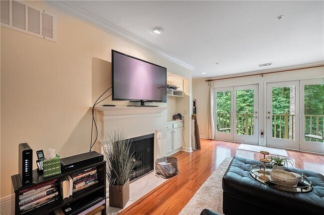 Building Photo - 28111 Plantation Dr NE