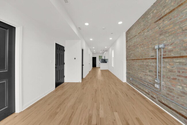 Building Photo - 3816 S Honore St