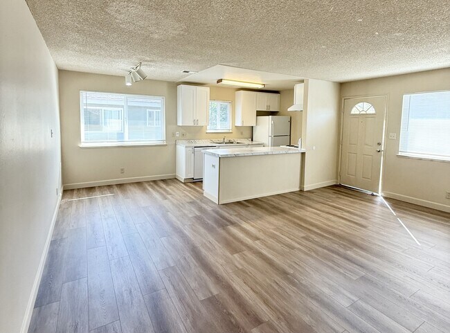 Foto del edificio - 2120 Chrysler Dr