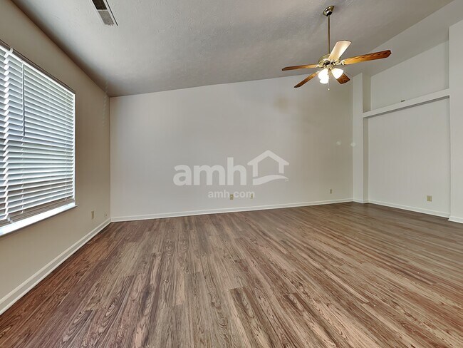 Foto del edificio - 3154 Delaway Lane