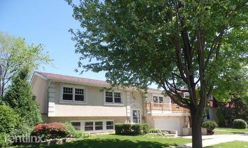 Primary Photo - 9221 N Courtland Dr