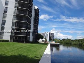 Foto del edificio - 3375 N Country Club Dr